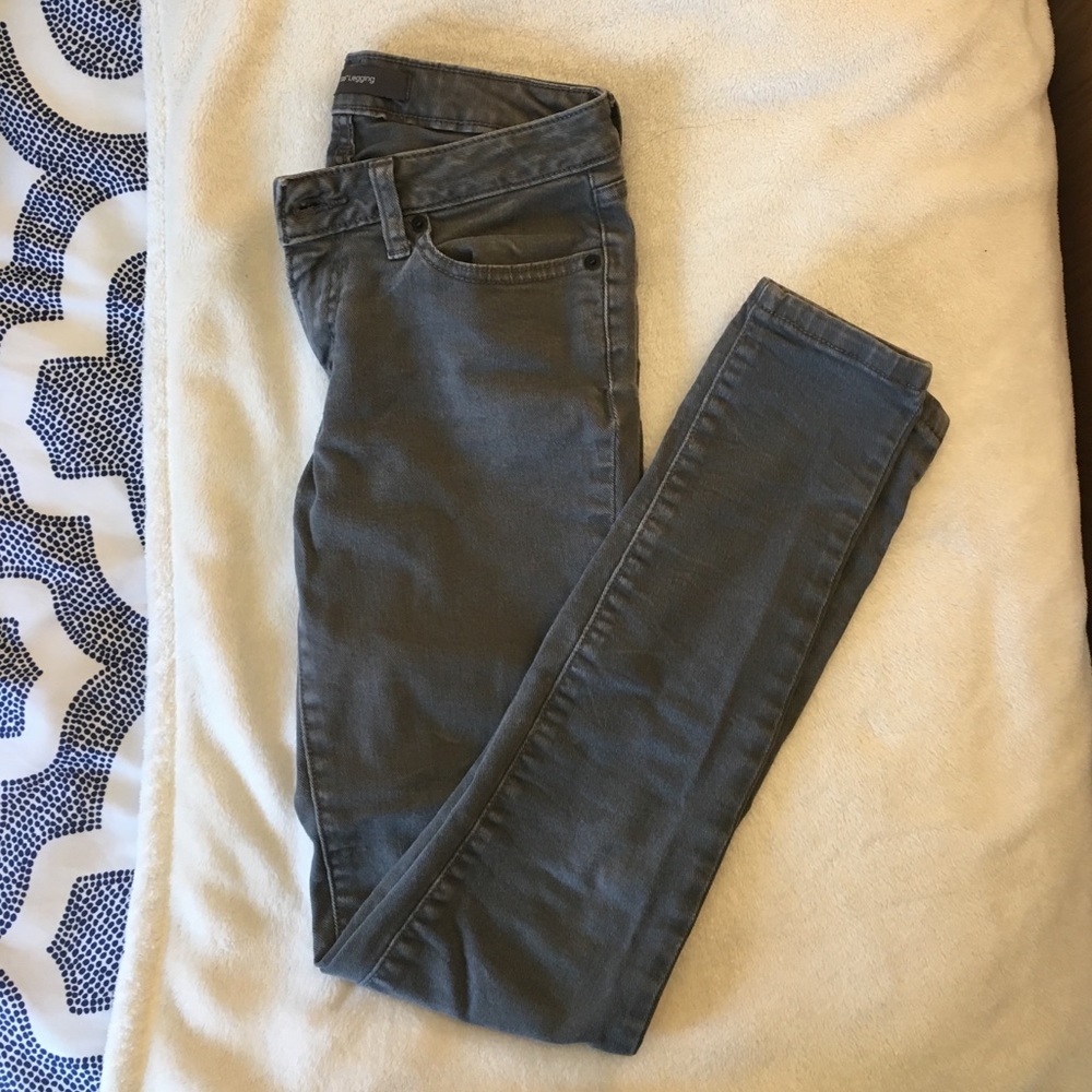 Grey Levi’s Skinny Jeans